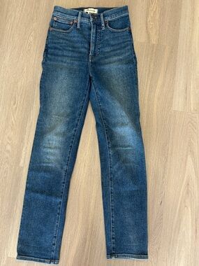 Madewell Straight Leg Jeans in Dark Blue Wash